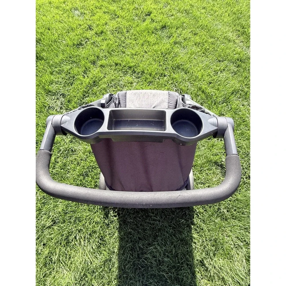 Chicco Bravo Quick-Fold Stroller Gently Used‎ Easy One-Hand Fold Compact